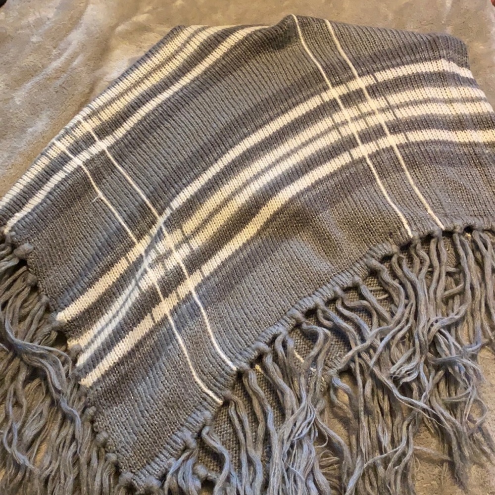 Gray and white cozy Poncho